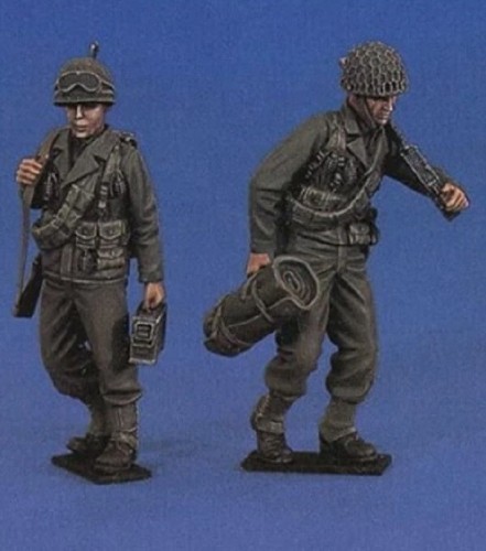 1/35 Rein Figure Model Kit WW2 European Civilian lady with bag