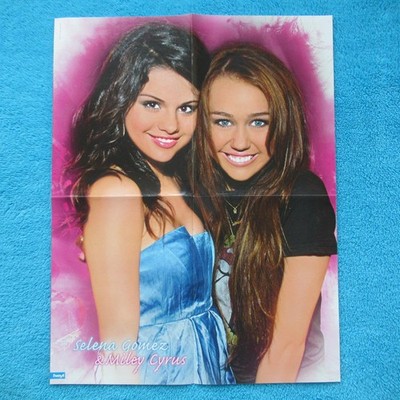 SELENA GOMEZ & MILEY CYRUS HEY! POSTER 4 Seiten Hannah Montana