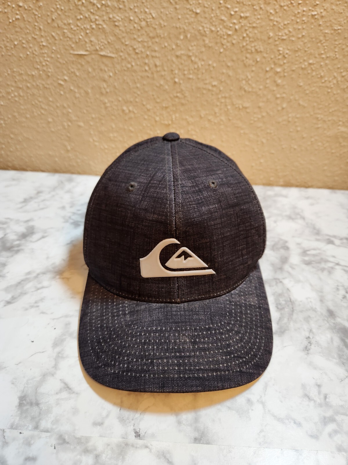 Quiksilver Dark Gray Logo Outdoors Hiking Surfing Fitted Hat