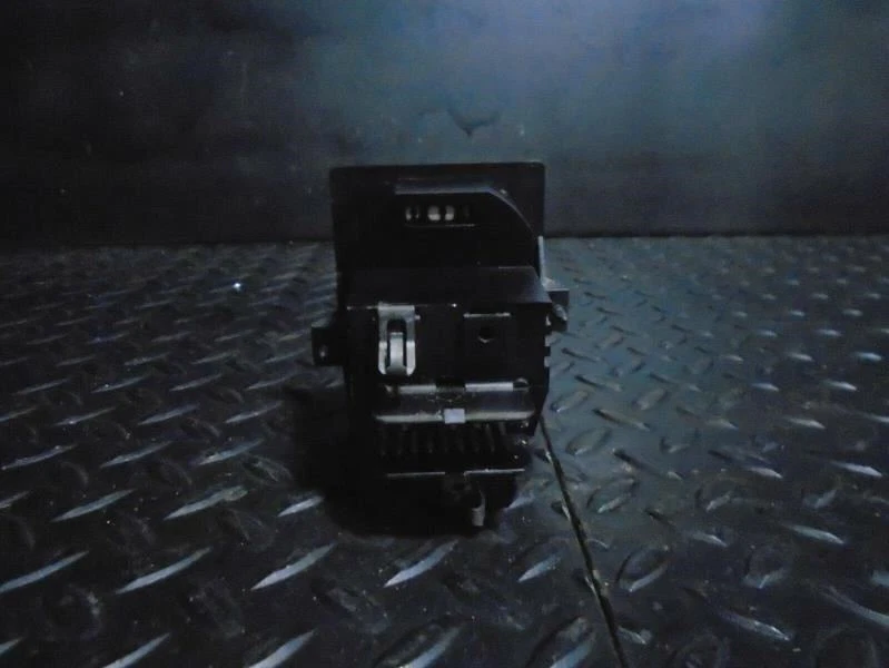 Interruptor de control del atenuador de faros Pontiac Montana 2002 Foto 4 de 4