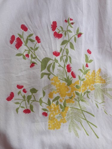 Vintage 1950s Dress Cream with Yellow and Red Flowers - Picture 4 of 6
