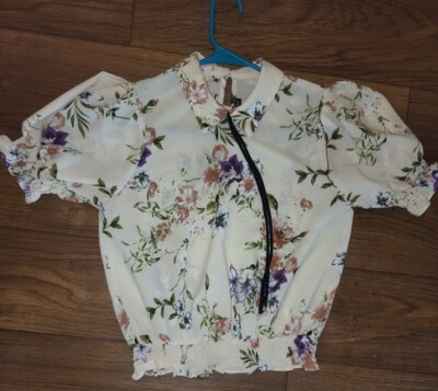 Moa Moa top Sz Small beige with multicolor floral. Back button closure
