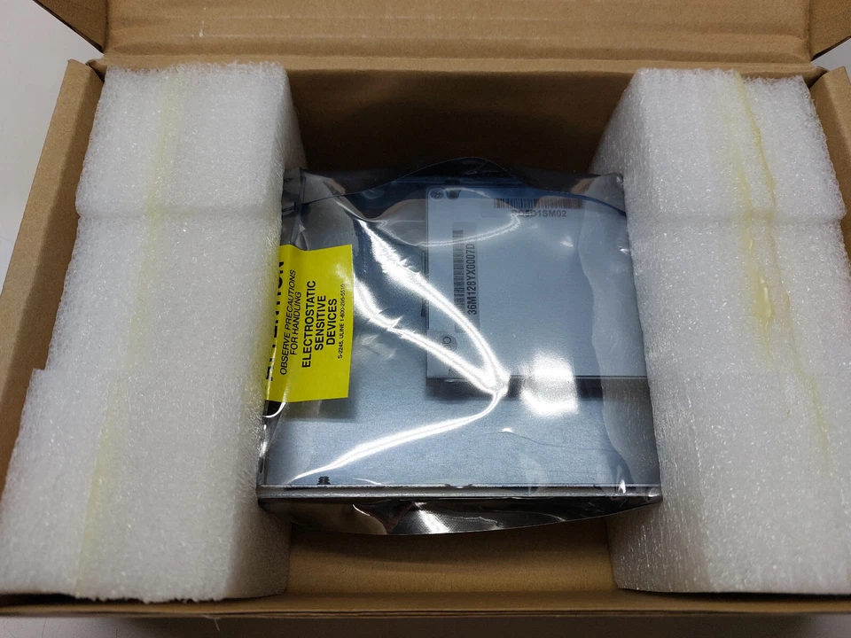 Netgear ReadyData 5200 Disk Pack RD5D1SM02-100WWS 200 GB 2.5" Solid State Drive - Image 4 of 4