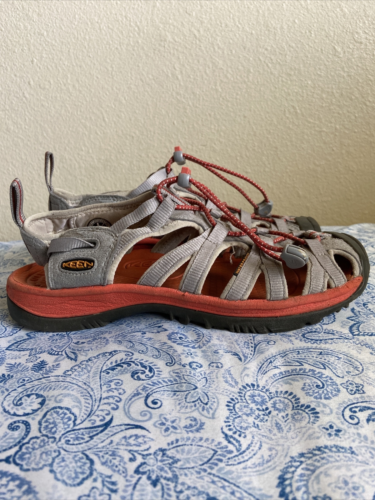 Keen Whisper Women’s Size 8 Gray Orange Waterproof Sports Sandals 1008455