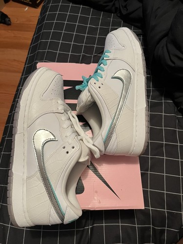 Nike SB Dunk Low x Tiffany Diamond 