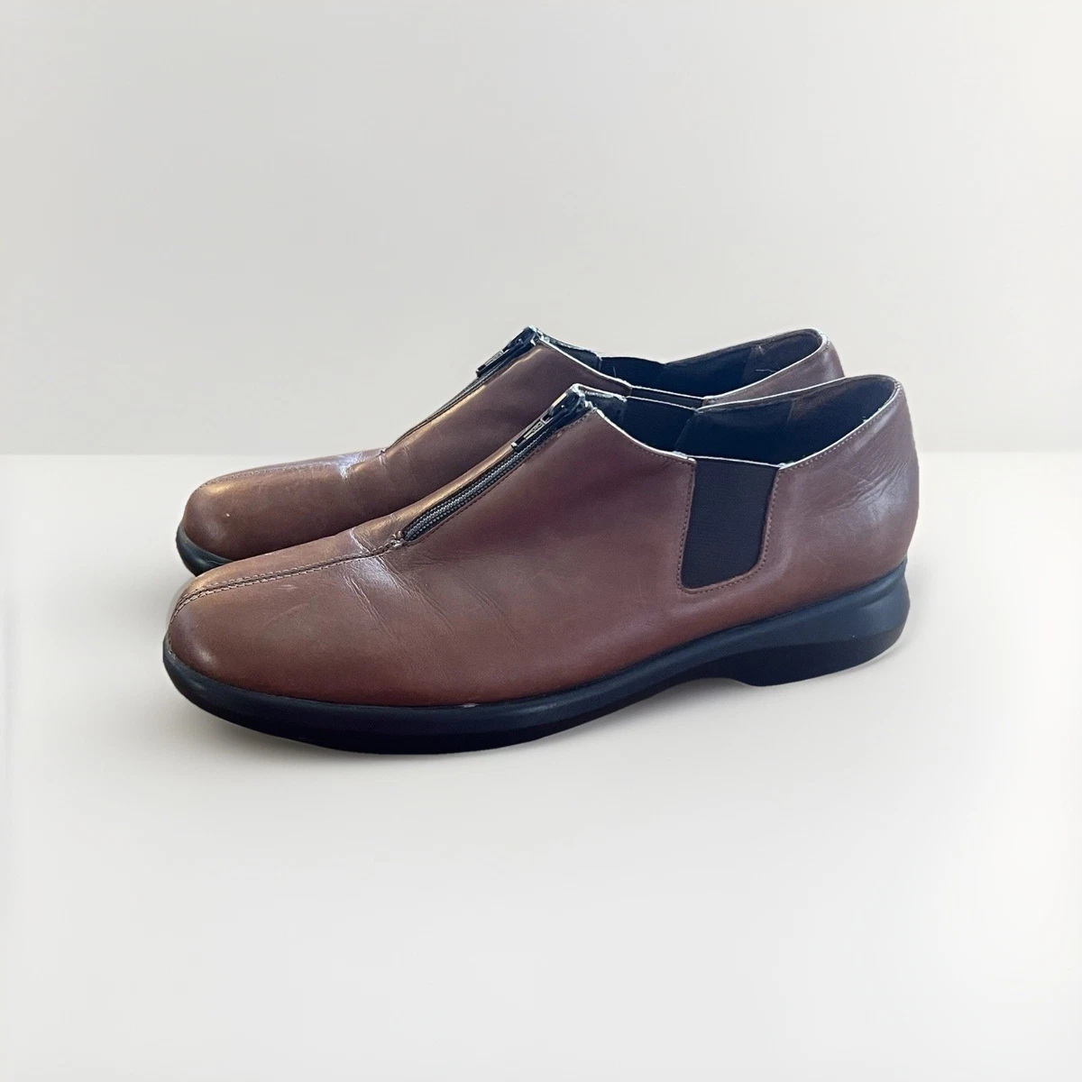 Munro Leather Upper Brown Comfort Shoes for Women for sale  display picture 2