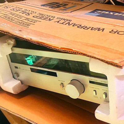 Sansui T-80 Hybrid analog-digital presentation featuring both a traditional tun