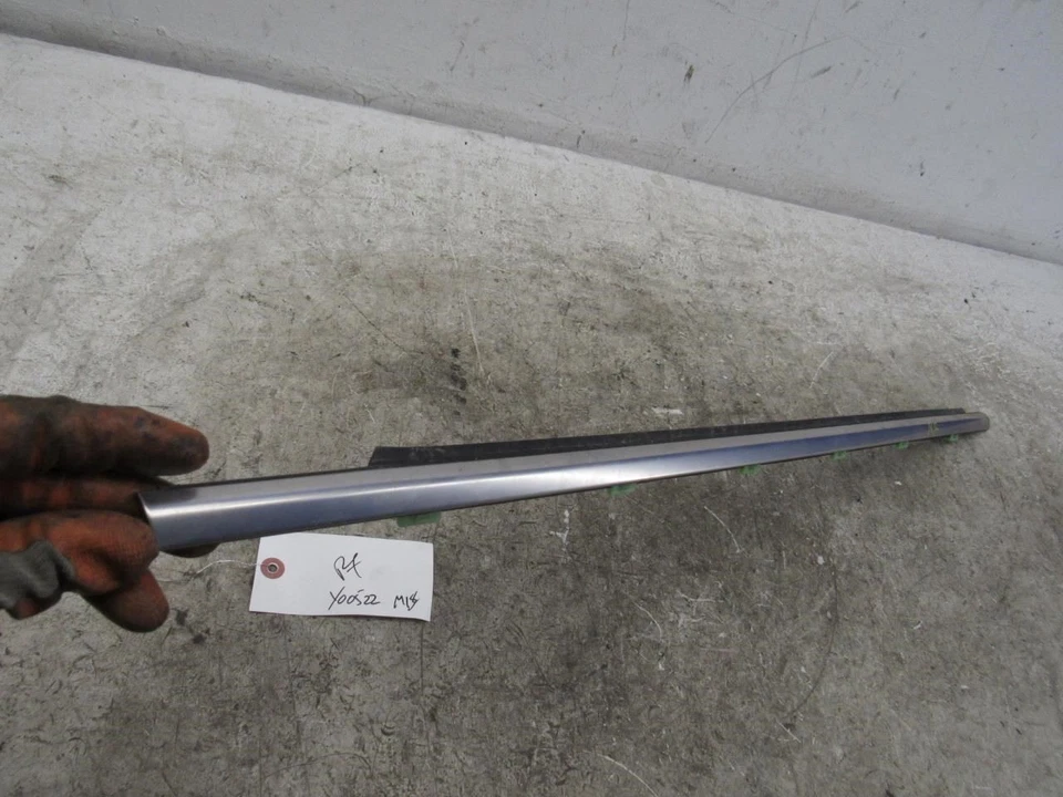 2011 2016 Hyundai Equus right passenger front Door window belt trim molding OEM - Изображение 3 из 4