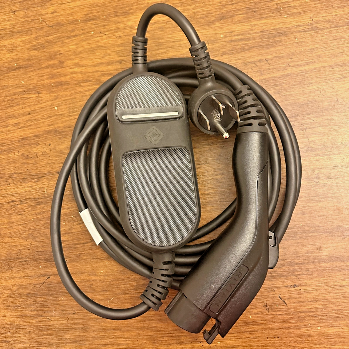 Fast EV charger Rivian fits Porsche Taycan Audi e-tron 32A 240v