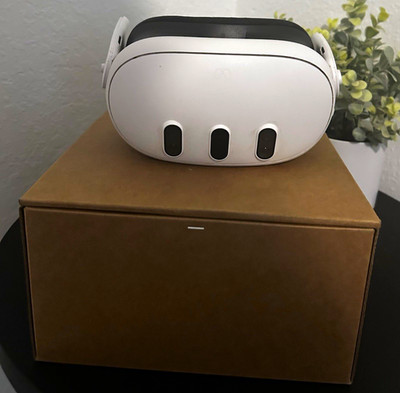 Meta Quest 3 Standalone VR Headset w/ Controller 120Hz 110° FOV White/Black
