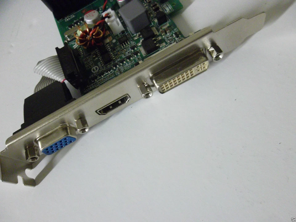 EVGA GeForce 8400 GS PCIe 2.0 x16 Video Card 512MB DVI HDMI VGA 512-P3-1300-LR - Image 3 of 4