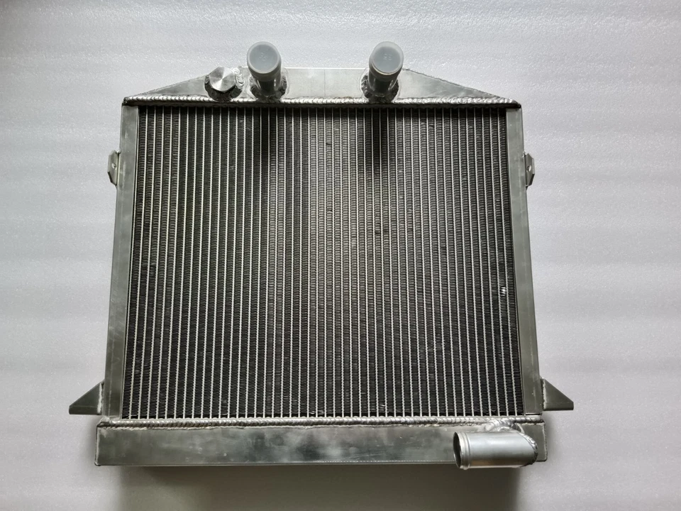 Radiador de aluminio para Jaguar D-Type XK-D 3,4 L 1954-1957 Foto 2 de 4