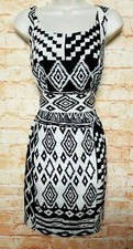 Love 21 Women Sz M Black White Sheath Party Mini Dress Sleeveless Crew Neck. 58