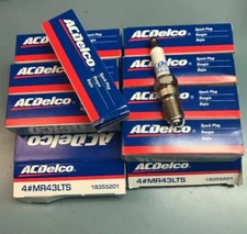 NEW GENUINE ACDelco Marine Spark Plugs MR43LTS 19355201 Set Of 8