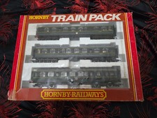 Hornby R369 BR Class 110 3 Car Trans Pennine DMU Train Pack BR Green - OO Gauge