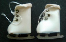 BARBIE Doll White Plastic ICE SKATES with Metal Blades