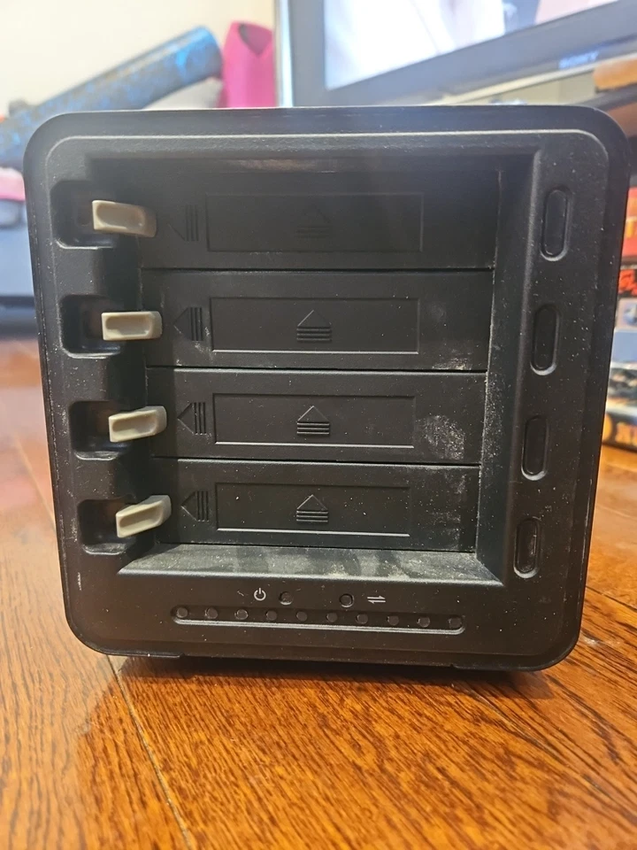 DROBO DRO4D-D 4-bay External Storage Array, w/HDD's - Image 4 of 4