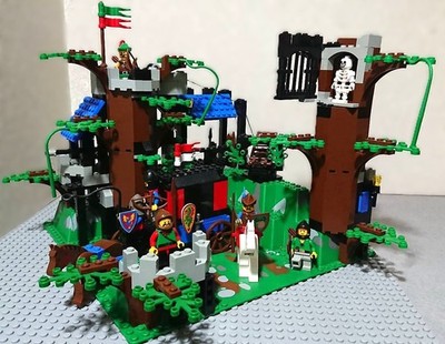 LEGO 6079 Forestmen s Hideout Elkhorn Fortress Vintage Set w/ Minifigures