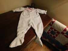 Her Majesty Toddler Pajamas w/ Ruffle Bottom  Plastic Feet Vintage USA Sz 18M