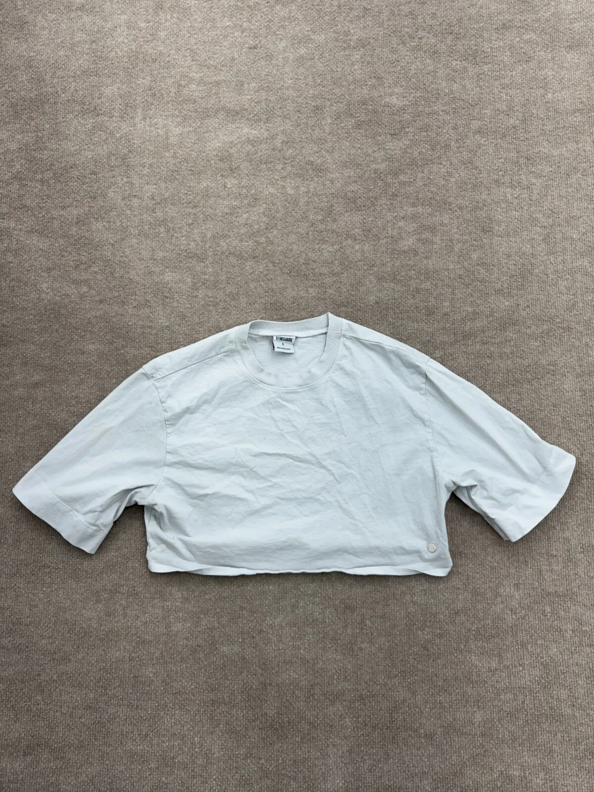 gymshark cropped athletic workout short sleeve shirt