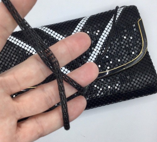 Women’s Vintage White and Black Chainmail Mesh Purse and Chain Strap - Picture 4 of 4