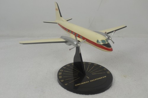 GRUMMAN GULFSTREAM AIRPLANE DESK MODEL, NEAR MINT, 1960'S