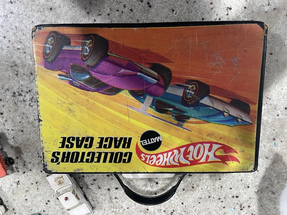 Estuche de colección Hot Wheels Redline 12 autos con 16 autos Lesney Foto 4 de 4