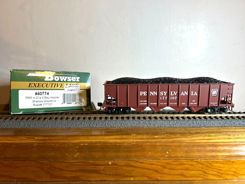 BOWSER #40774 P.R.R. Coche tolva "Shadow Keystone" H-21a 4 bahías #177107 H.O. 1:87 | Condition: New