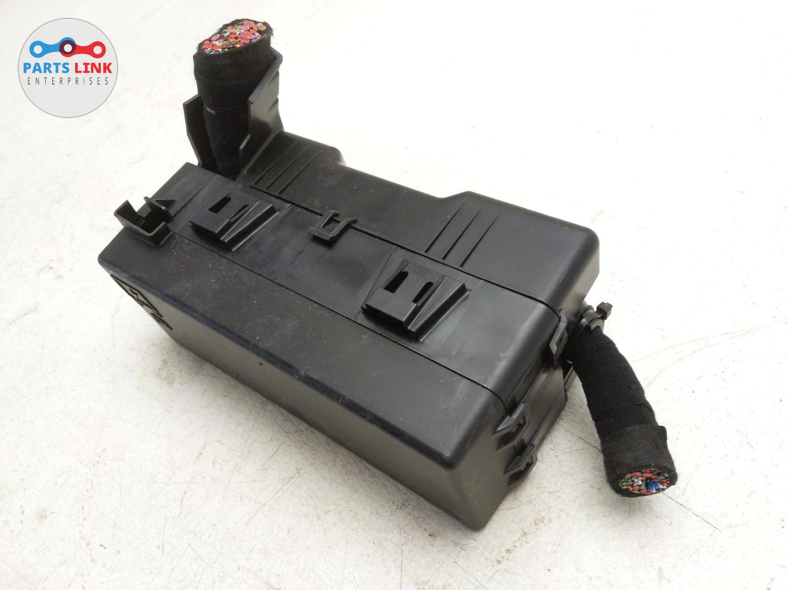2017-20 MASERATI LEVANTE REAR RIGHT FLOOR FUSEBOX RELAY CONTROL MODULE UNIT M161