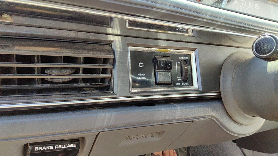 1990-1993 Olds 88 interruptor de faros perilla de control botones tablero OEM 1972717 Foto 4 de 4