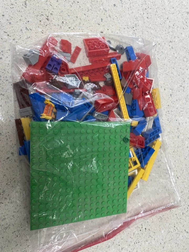 LEGO 40154 Pencil Pot, photo 2 of 5