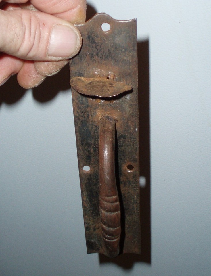 FANTASTIC HAND MADE / HAND PRIMITIVE ANTIQUE DOOR LATCH HANDLE