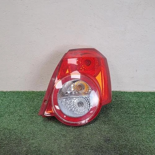 Feu arriere principal droit (feux) CHEVROLET AVEO 1 1.2 16V 95952067 - Photo 3/4