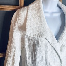 Cabi Women's White Jacket Size M 18x24 3/4 Sleeves Large Square Collar Embossed