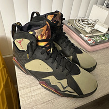Imagen de Nike Air Jordan 7 Men's High Top Lace-Up Basketball Sneakers Black/Gold/Beige
