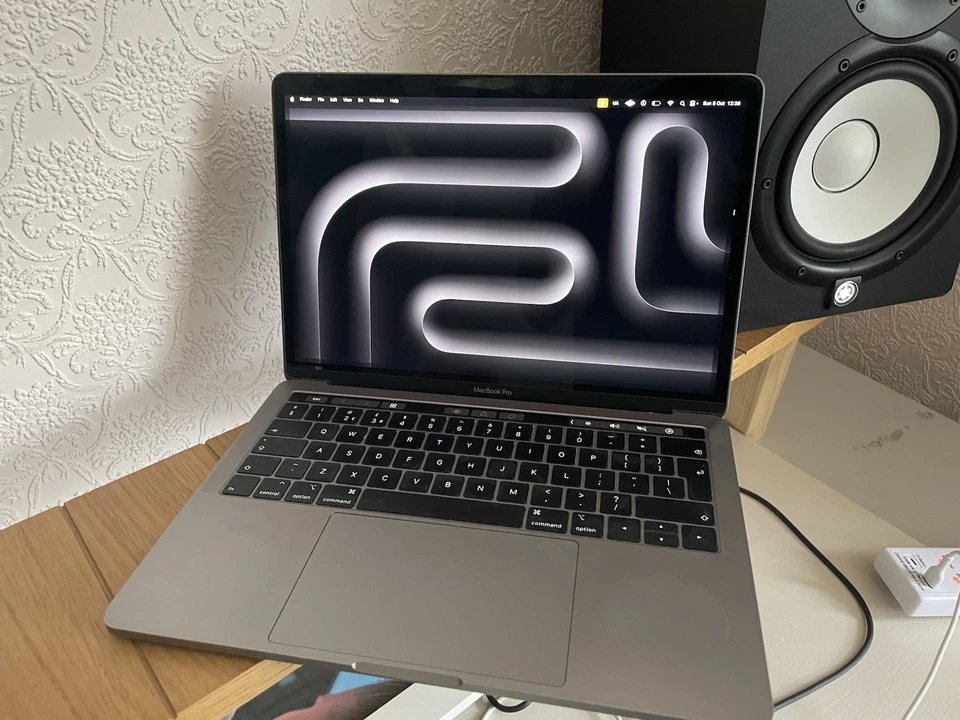 Apple MacBook Pro 13" 2019 · i5 · 8GB · 500GB, photo 2 of 5