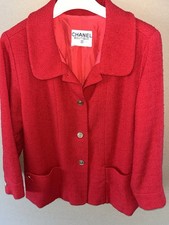 Vintage Chanel Boutique Red Boucle Tweed Jacket Gold CC Buttons Lined Sz 44 Rare