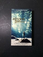 A River Runs Through It (VHS, 1993, Closed Captioned)