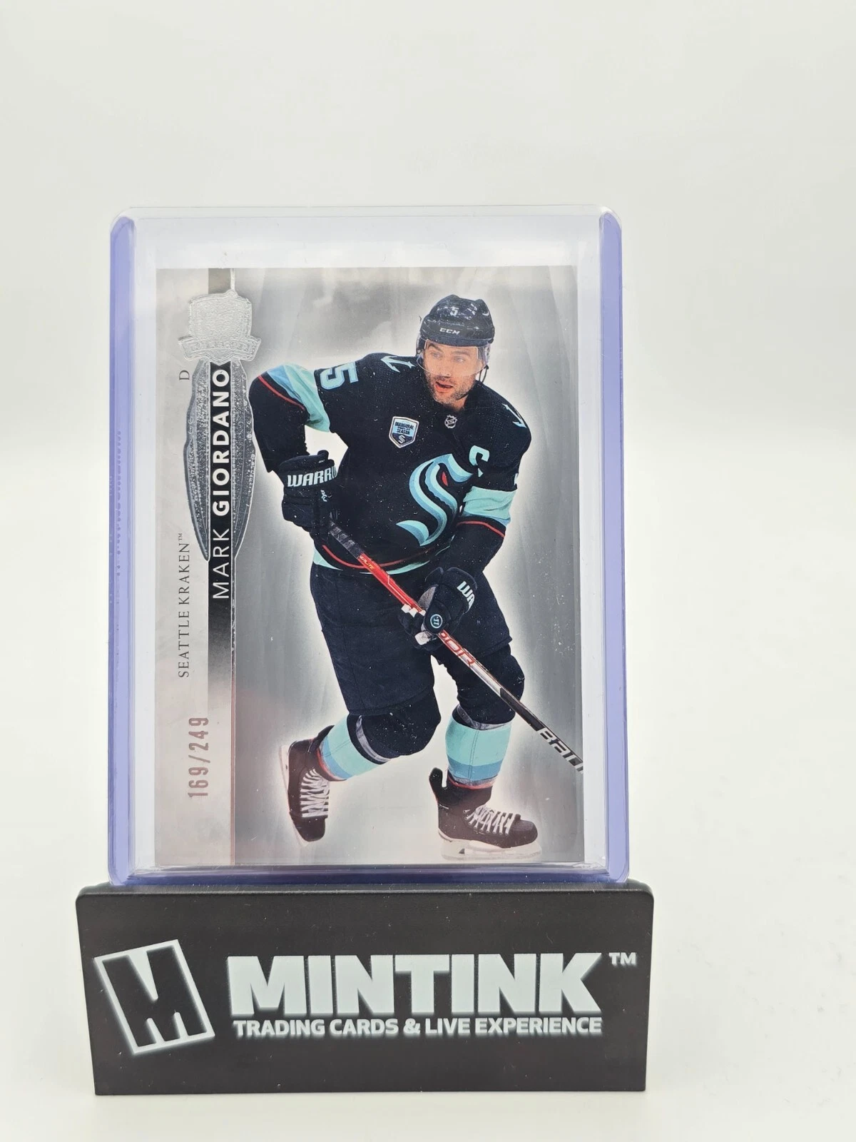 Mark Giordano trading card