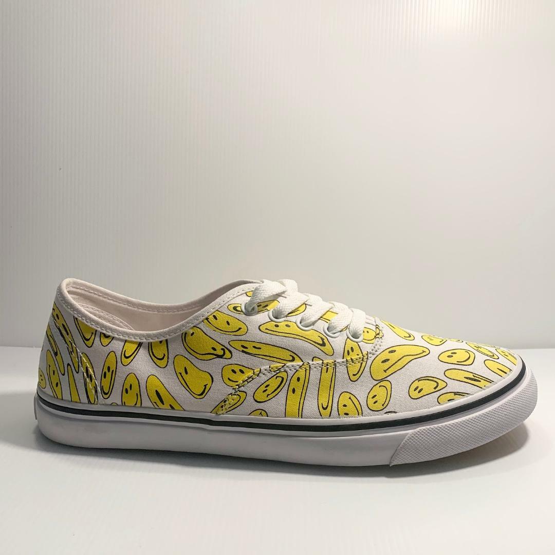 Unique Smiley Icon Sneakers!! - Men size 9 | eBay