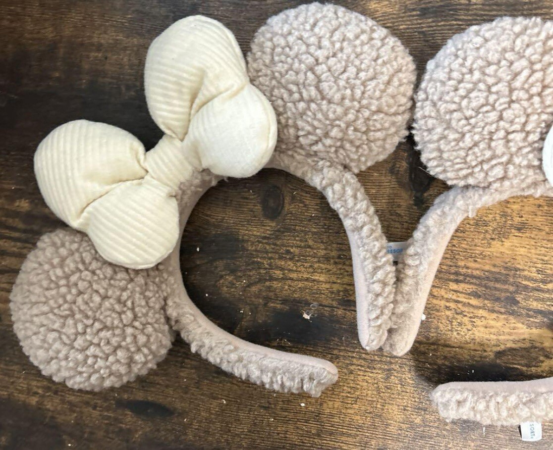 3Set Japan Tokyo Disney Resort Brown White Minnie Winter  display picture 3