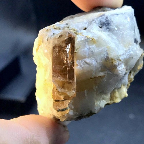 Cristallo di topazio imperiale naturale 88 grammi con matrice | Katlang Pakistan - Foto 10 di 15
