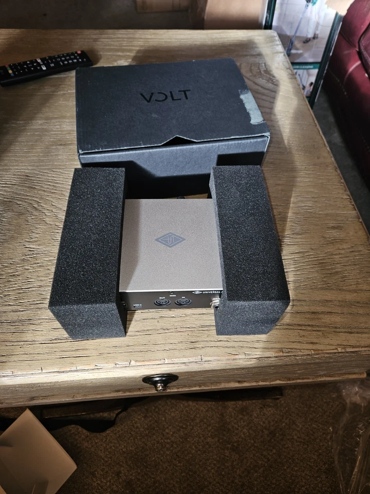 Universal Audio Volt 2 USB 2.0 Audio Interface B-Stock - Image 4 of 4