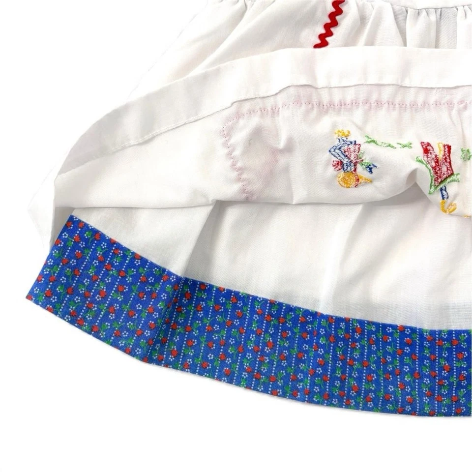 Delantal y vestido bordados de colección | Cuello floral azul | Pradera Cottagecore | 3T Foto 3 de 4