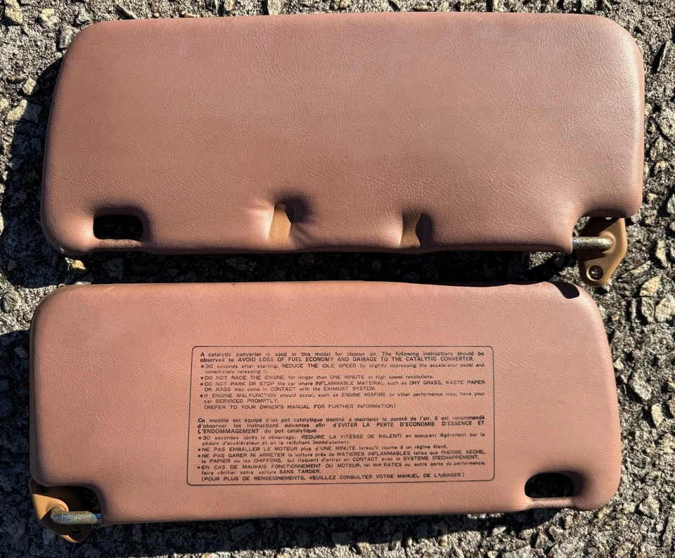 Parasoles Nissan D21 1986-1994 de carrocería dura negro/bronceado para conductor y pasajero Foto 2 de 2