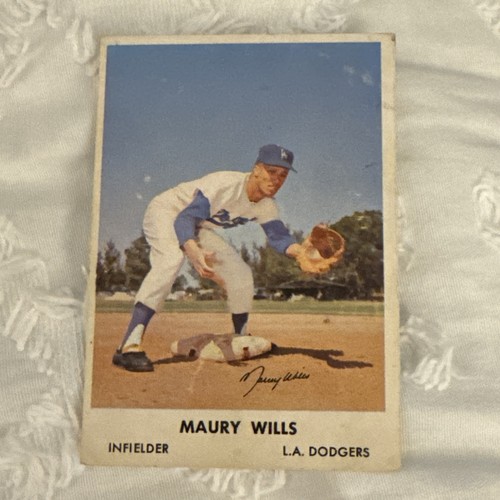 Maury Wills #30 1961 Bell Brand Dodgers card