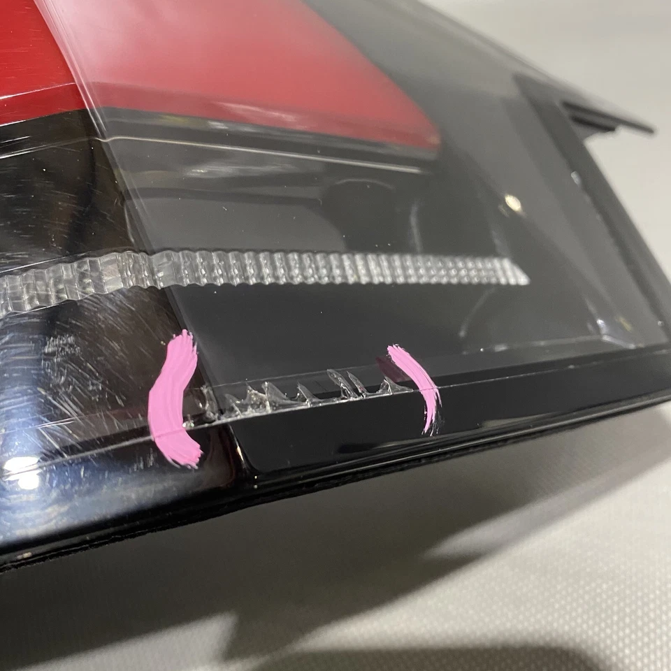 LUZ TRASERA PASAJERO DERECHO TESLA MODELO X 1034333-00-B 2016 1017 2018 2019 2020 Foto 2 de 4