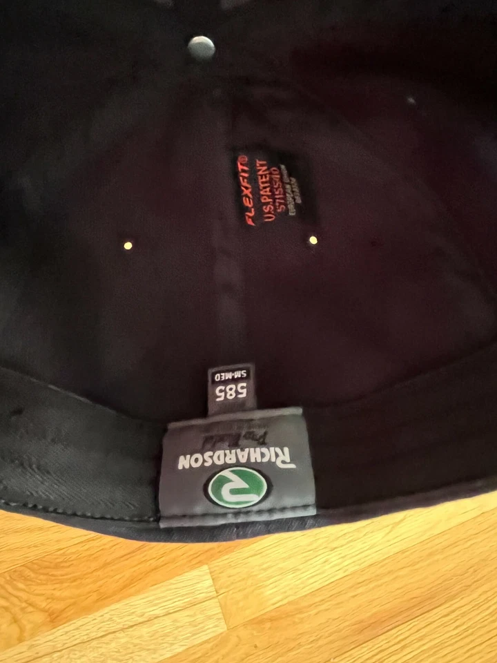 Boston Red Sox 2007 WORLD SERIES CHAMPIONS HAT Richardson Flexfit Sticker S/M - Image 2 of 2