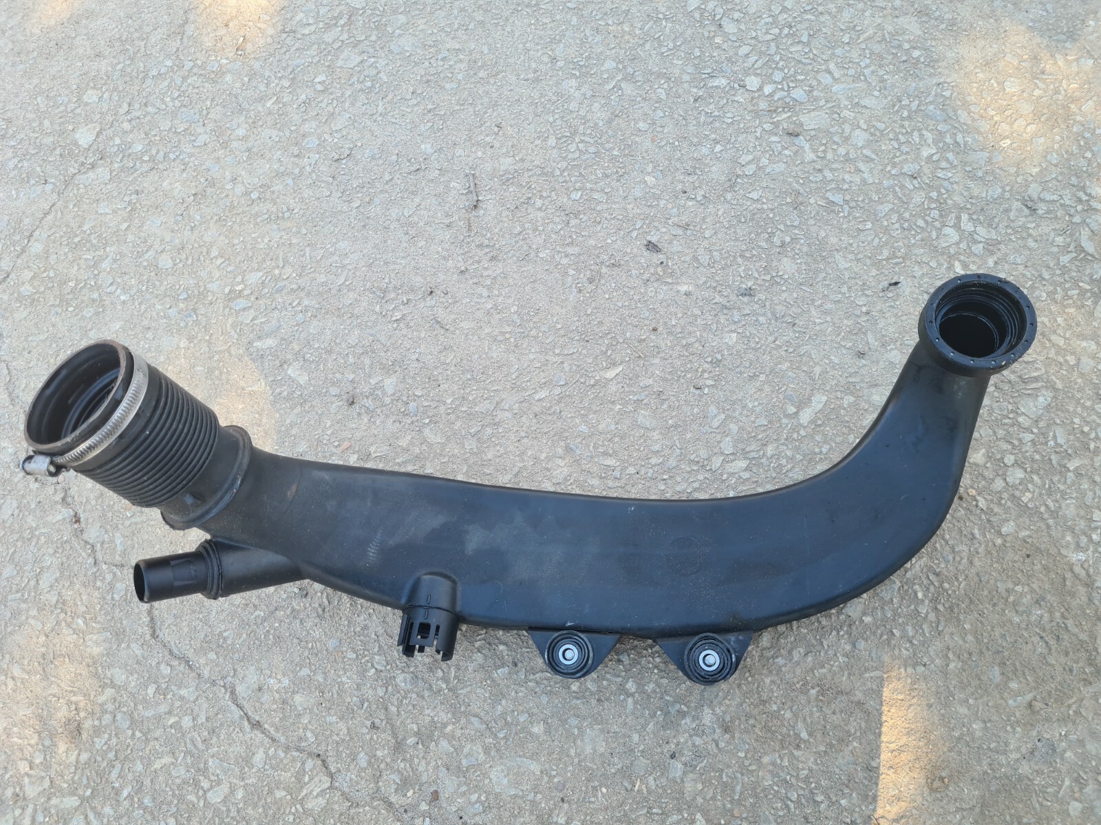 BMW E90 E92 E93 0710 335i 335xi N54 Rear Turbo Air Intake Duct OEM