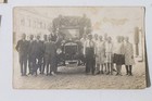 27518 Photo Postcard AK Truck with Group of People around 1920 probably Dresden